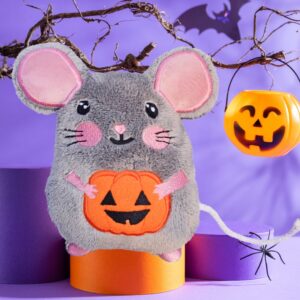 Halloween mouse holding pumpkin ITH