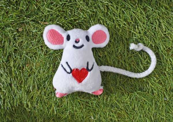 Mouse with heart Stuffie ITH 4x4