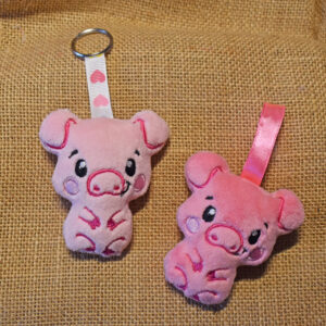 Little pig piggy keychain ITH
