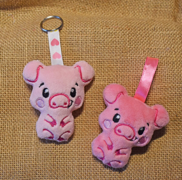 Little pig piggy keychain ITH